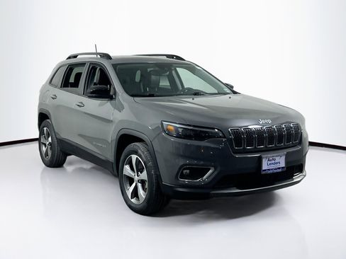 Used 2022 Jeep Cherokee Limited image 3