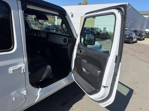 Used 2024 Jeep Wrangler Unlimited Sport AWD/4WD image 16