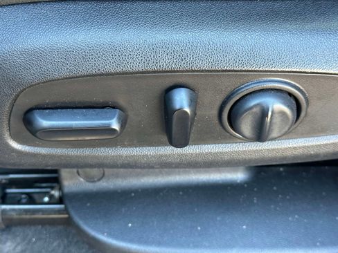 Used 2019 Chevrolet Equinox LT image 19