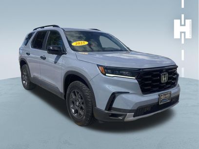 Used 2025 Honda Pilot TrailSport
