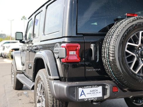 New 2026 Jeep Wrangler Unlimited Sahara AWD/4WD image 9