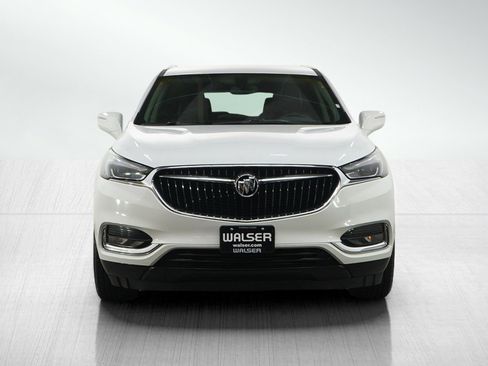 Used 2018 Buick Enclave Essence w/ Trailering Package AWD/4WD image 8