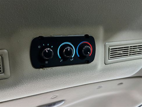 Used 2016 Chevrolet Express 2500 LS image 21