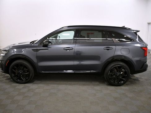 Certified 2023 Kia Sorento SX image 4