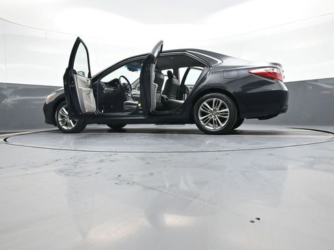 Used 2016 Toyota Camry SE image 47