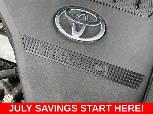 Used 2024 Toyota Highlander XLE AWD/4WD image 43