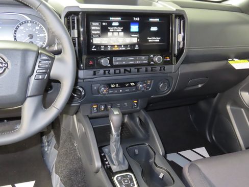 New 2026 Nissan Frontier SV image 8