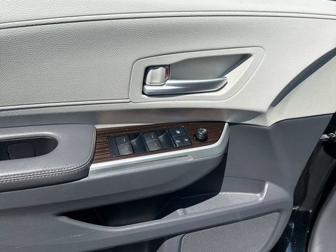 Used 2021 Toyota Sienna XLE w/ XLE Plus Package FWD image 9