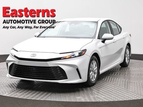 Used 2025 Toyota Camry LE FWD image 1