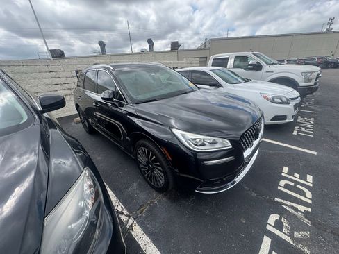 Used 2020 Lincoln Corsair Reserve w/ Equipment Group 202A image 2