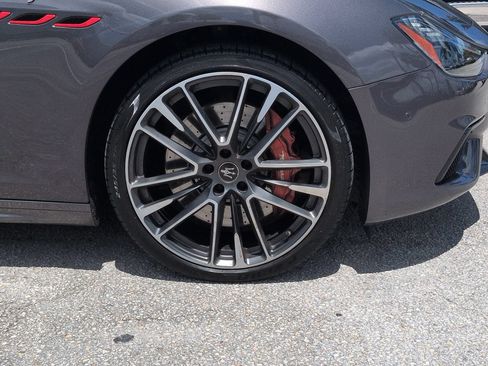 Used 2022 Maserati Ghibli Trofeo RWD image 11