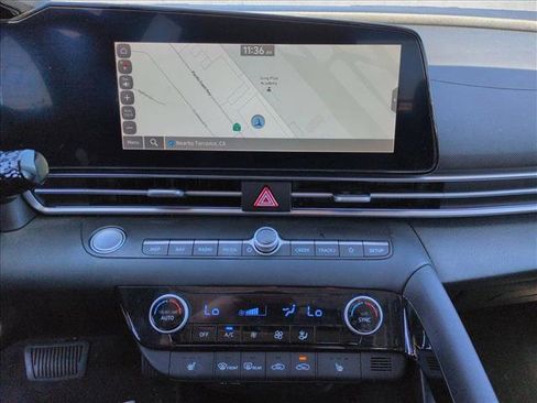 Used 2023 Hyundai Elantra Limited image 14