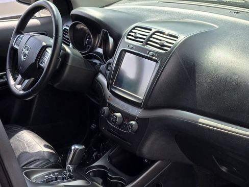 Used 2018 Dodge Journey Crossroad FWD image 11