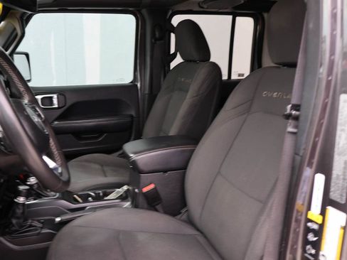 Used 2023 Jeep Gladiator Overland AWD/4WD image 9