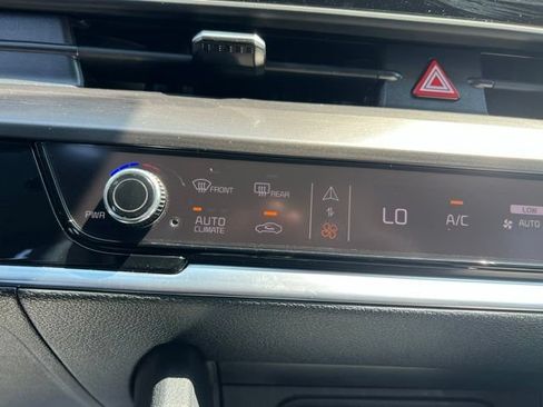 Certified 2025 Kia Sportage EX AWD/4WD image 22