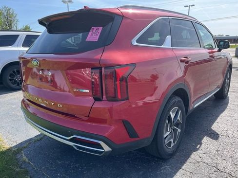 Used 2021 Kia Sorento EX FWD image 2