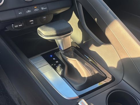 New 2026 Hyundai Elantra SE image 18