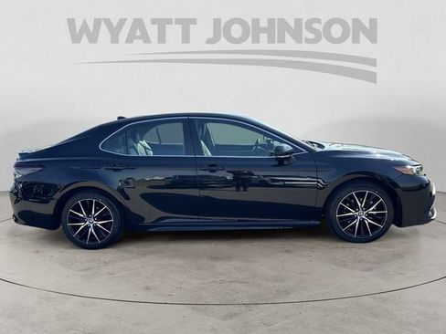 Used 2024 Toyota Camry SE FWD image 6