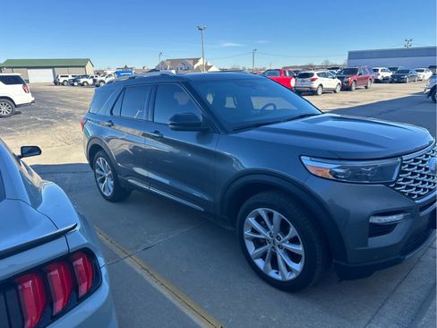 Used 2022 Ford Explorer Platinum w/ Equipment Group 601A image 5