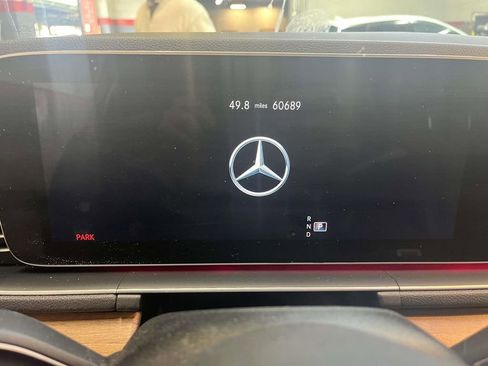 Used 2022 Mercedes-Benz GLE 350 4MATIC w/ Premium Package image 22