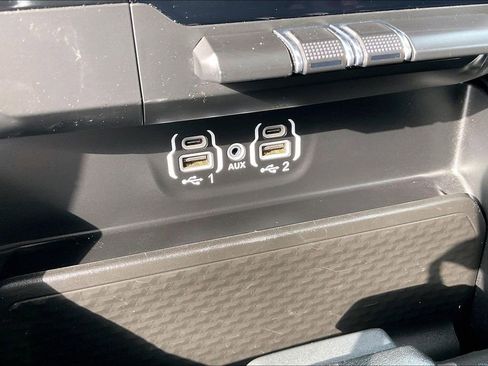 Used 2024 RAM 1500 Laramie RWD image 33