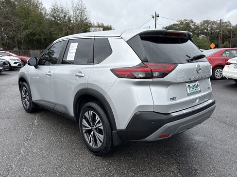 Used 2023 Nissan Rogue SV FWD image 3