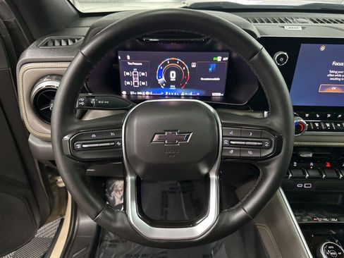 Used 2024 Chevrolet Colorado ZR2 w/ ZR2 Convenience Package III image 13