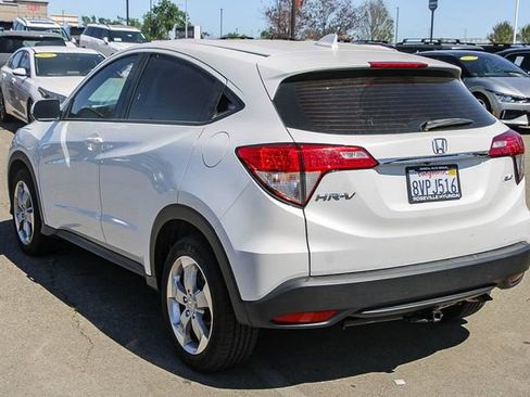 Used 2021 Honda HR-V LX image 2