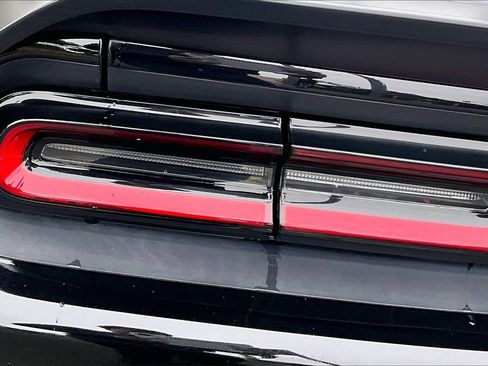 Used 2019 Dodge Challenger SRT Hellcat Redeye image 29