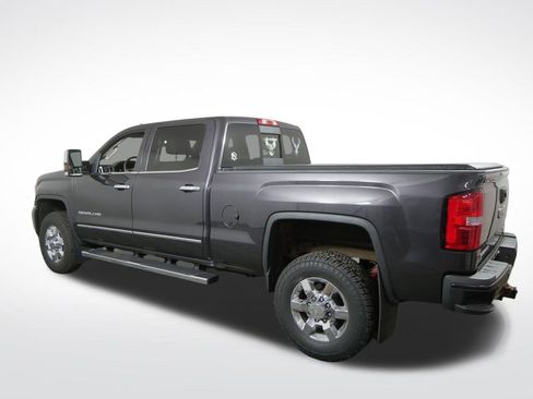Used 2015 GMC Sierra 3500 Denali w/ Duramax Plus Package AWD/4WD image 8