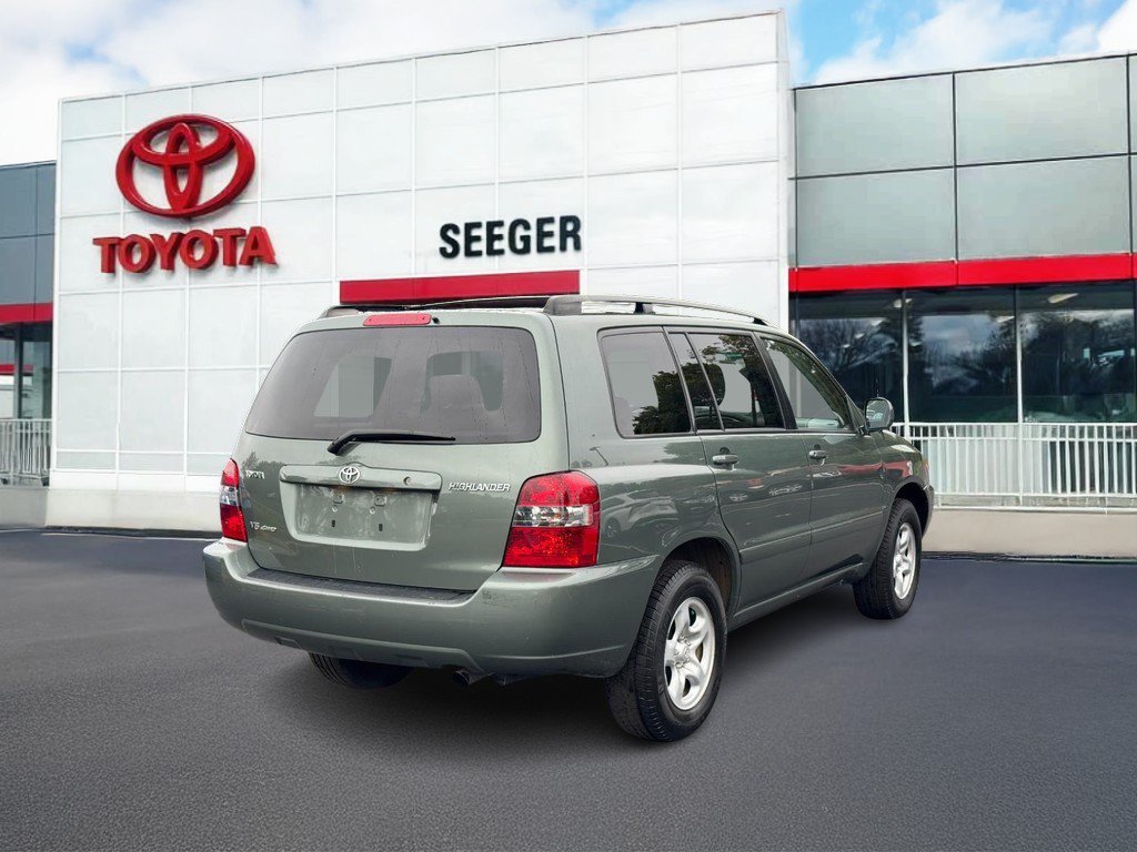 Used 2005 Toyota Highlander 4WD V6 w/ Towing Prep Pkg image 3