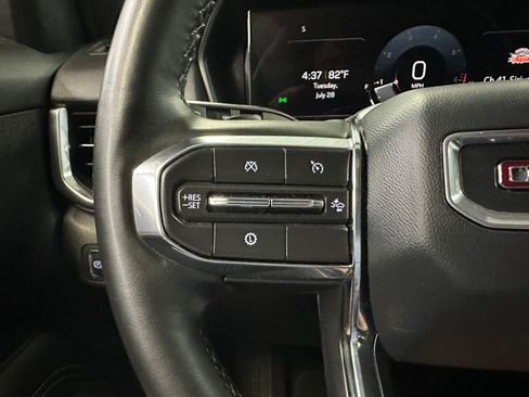 Used 2025 GMC Terrain Elevation FWD image 9