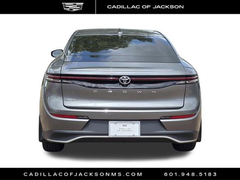 Used 2023 Toyota Crown XLE image 6
