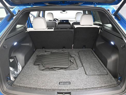 Certified 2025 Volkswagen Atlas Cross Sport SEL Premium R-Line image 17