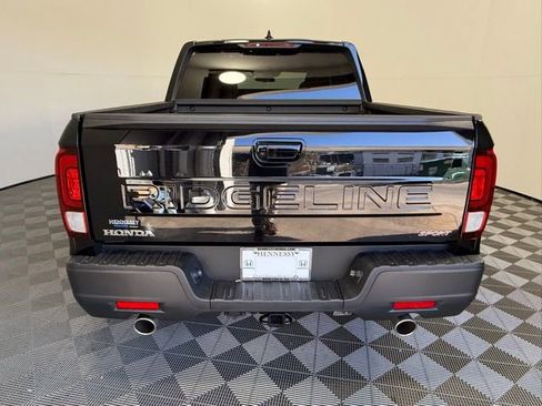 Used 2025 Honda Ridgeline Sport image 5