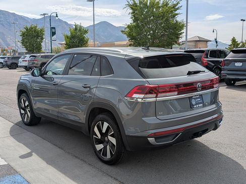 Certified 2025 Volkswagen Atlas Cross Sport SE AWD/4WD image 9
