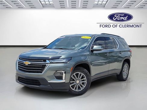 Used 2023 Chevrolet Traverse LT FWD image 2