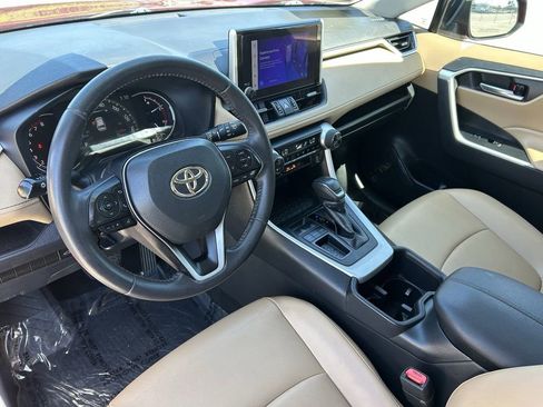 Used 2023 Toyota RAV4 XLE Premium image 24
