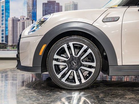 Used 2024 MINI Cooper S w/ Signature Upholstery Package image 9