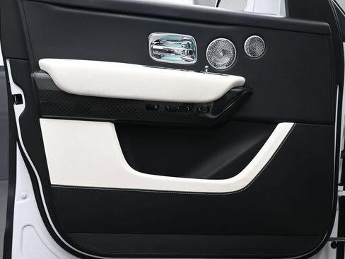 Used 2021 Rolls-Royce Cullinan Black Badge AWD/4WD image 9