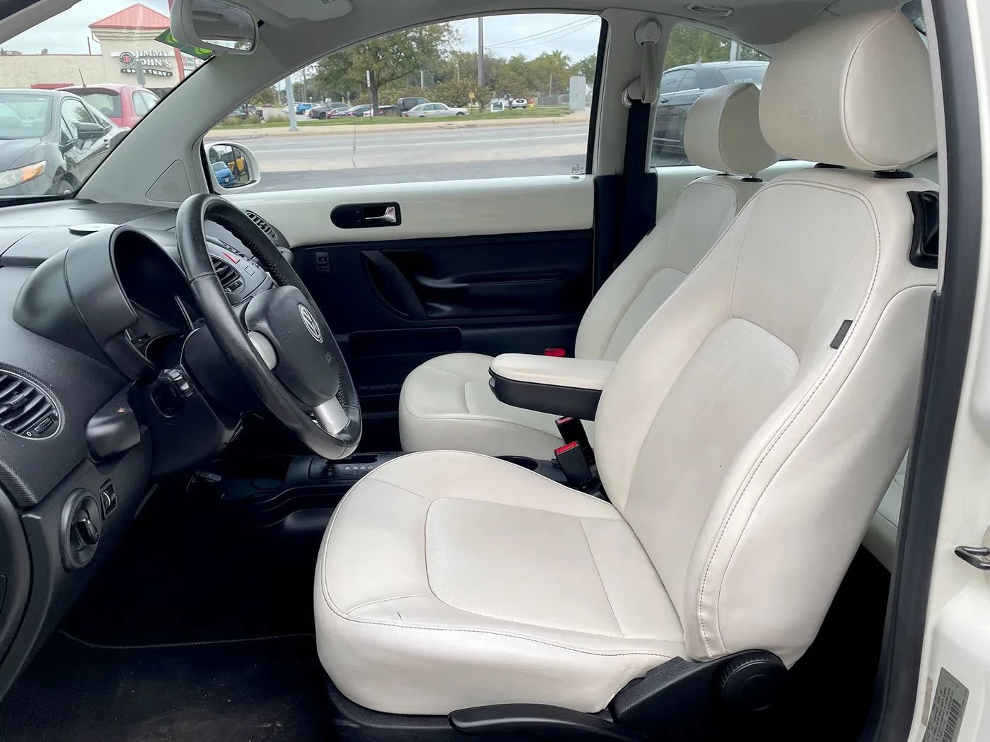 Used 2008 Volkswagen Beetle SE FWD image 9