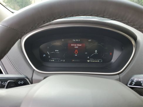 Certified 2020 Lincoln Nautilus Premier w/ Equipment Group 101A image 25