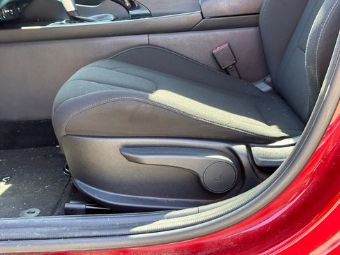 Used 2024 Hyundai Elantra SEL w/ Convenience Package image 17