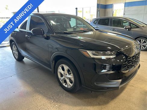 Used 2024 Honda HR-V LX image 2