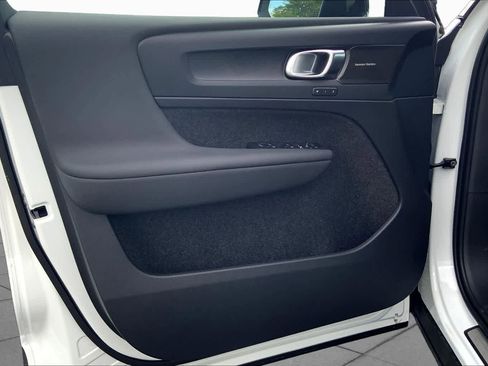 New 2024 Volvo XC40 Recharge Ultimate w/ Protection Package Premier RWD image 11