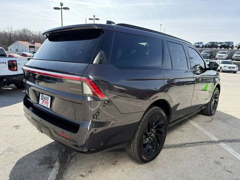 Used 2025 Lincoln Navigator Reserve w/ Jet Appearance Package image 7