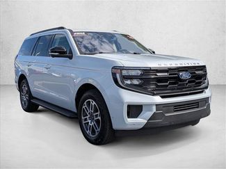 Certified 2025 Ford Expedition Active AWD/4WD video 3