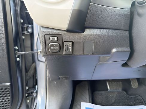 Used 2017 Toyota Corolla L image 22