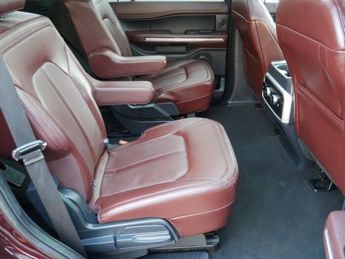 Used 2023 Ford Expedition Limited image 25