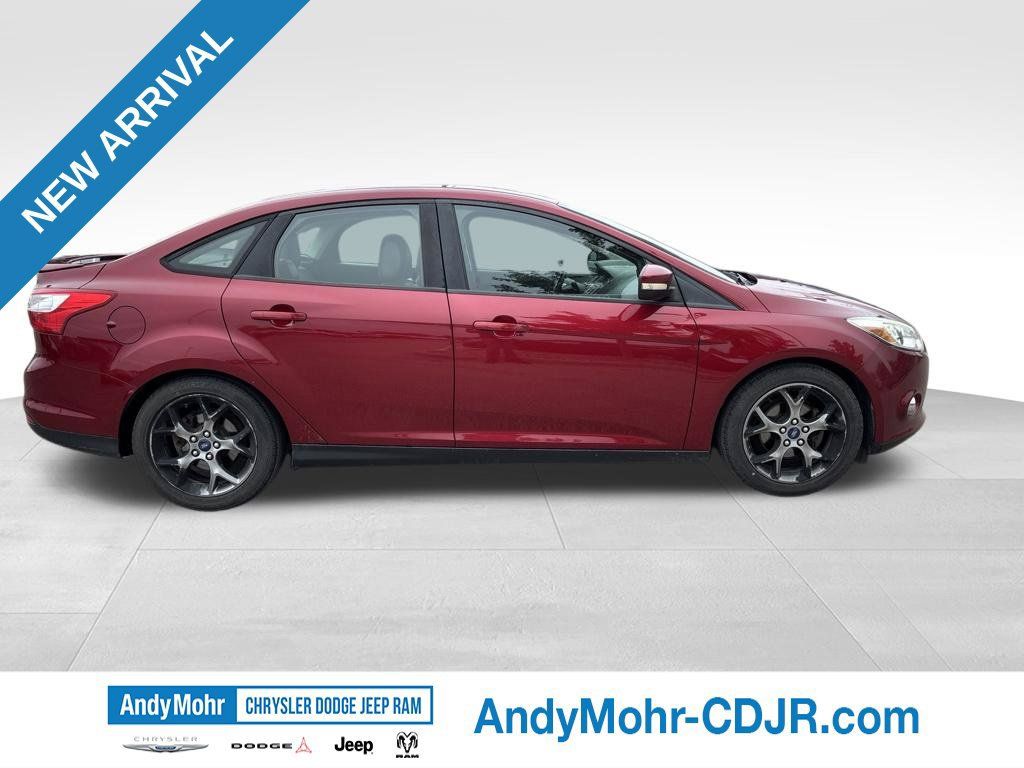Used 2014 Ford Focus SE w/ Equipment Group 201A FWD image 8